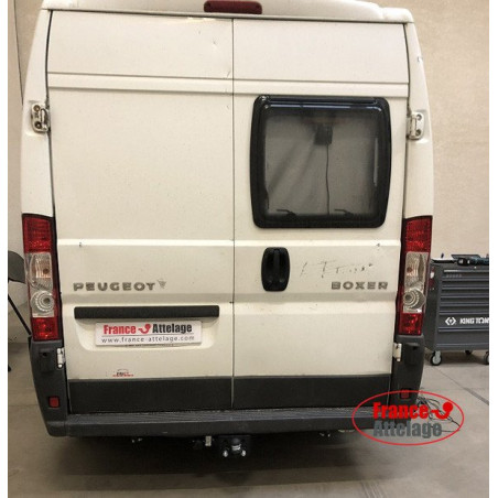 Attelage Peugeot Boxer Fourgon y compris XL (01/2011-06/2024) standard + Faisceau spécifique 7 broches ECS Electronics