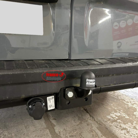 Attelage Renault Trafic III (09/2014-) standard + Faisceau spécifique 7 broches Trail-Tec