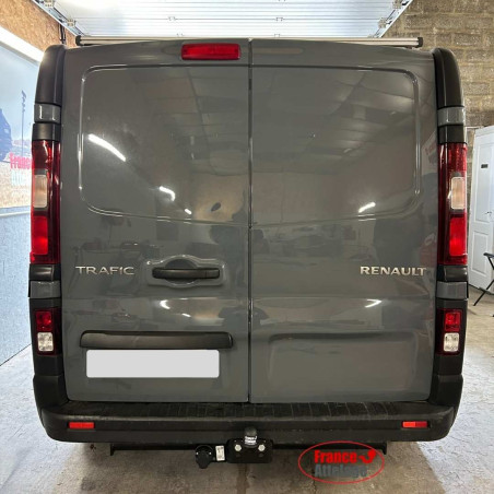 Attelage Renault Trafic III (09/2014-) standard + Faisceau spécifique 13 broches Trail-Tec